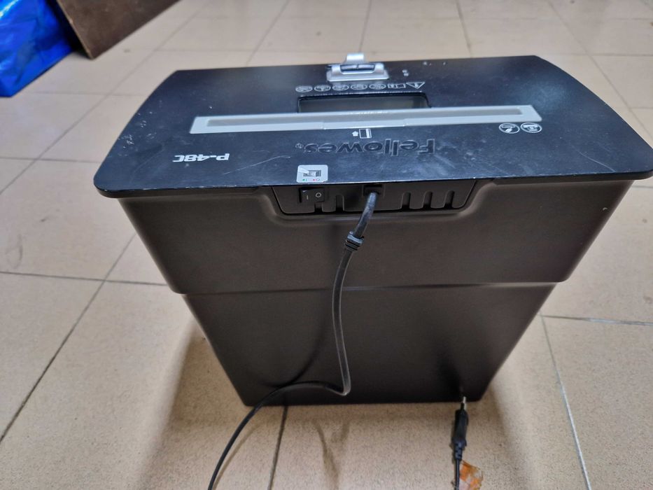 Destruidora de papel Fellowes P-48C - Avariado