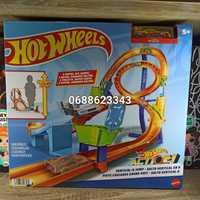 Трек Хот Вілс Вертикальна вісімка Hot Wheels  track Vertical 8  HMB15