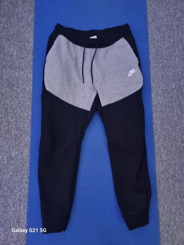 Tech Fleece uzywany