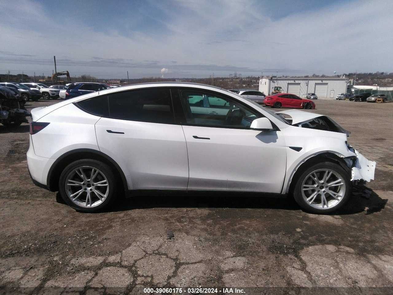 Tesla model Y Long Range AWD на ходу, через тиждень в порту!