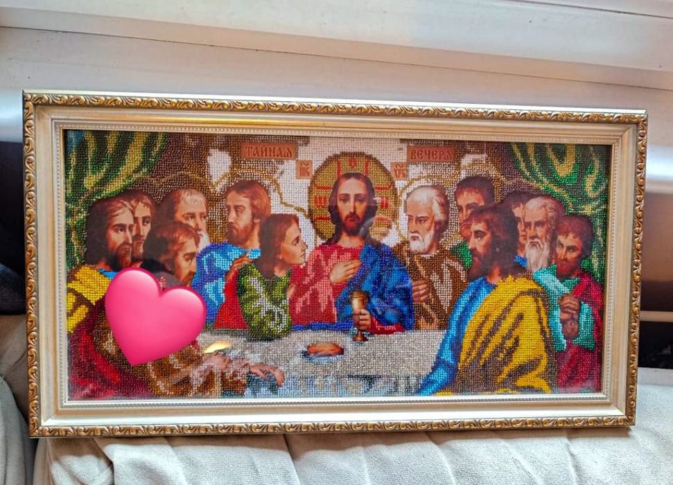 piękna ikona, haftowana czeskimi koralikami, pod szkłem i w ramce