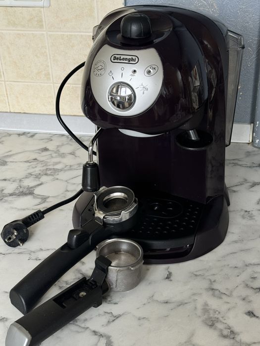 Ріжкова кавоварка DeLonghi EC200 Італія