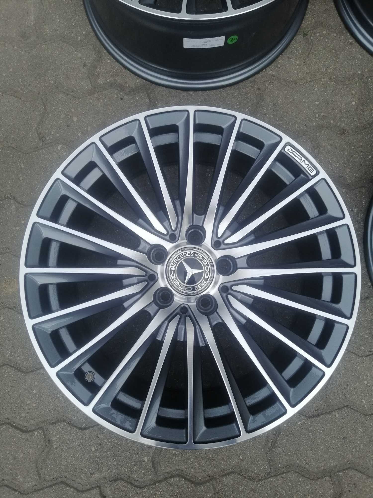 Felgi aluminiowe 5 x 112 R 18 Alufelgi oryginalne Mercedes AMG Carbon