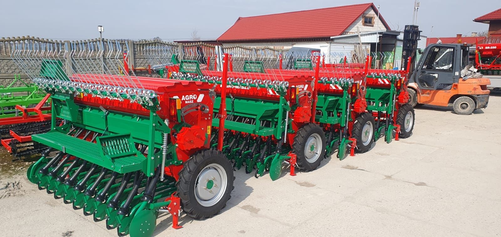 Siewnik zbożowy SR250, SR270  AGROMASZ,  nowy