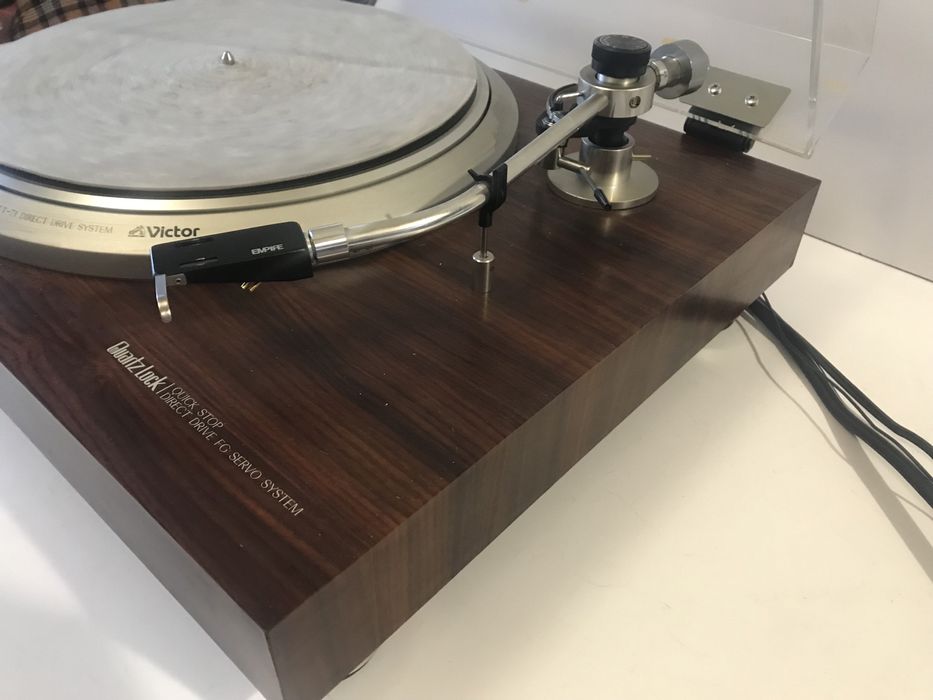 Victor QI-7 виниловый проигрыватель