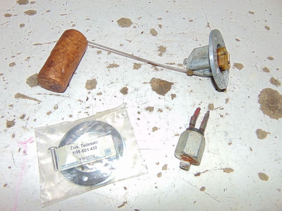 Mercedes 180 Pontom boia de gasolina