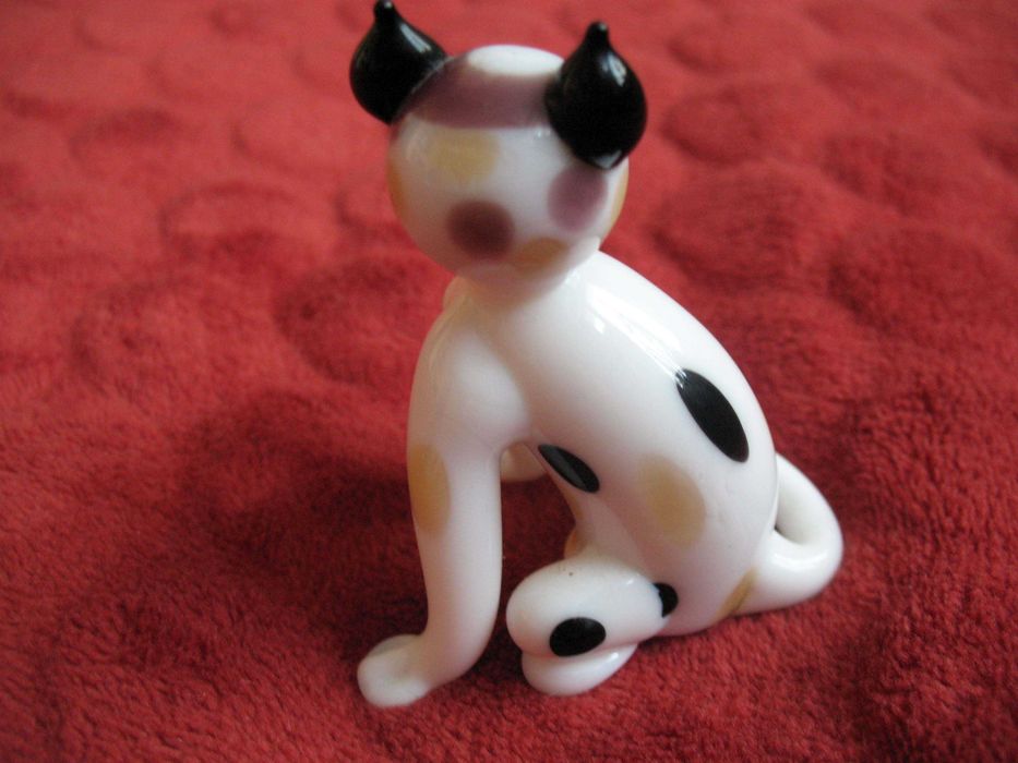Kot - elegancik - figurka ze szkła w stylu M - 7 x 5 x 5 cm