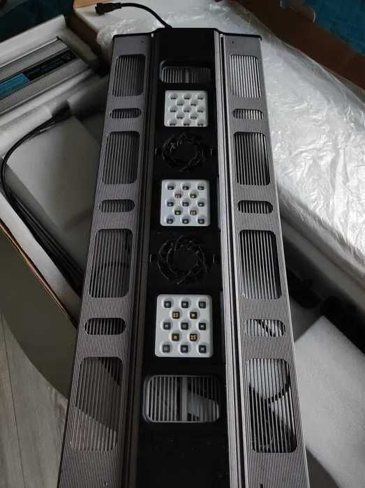 Lampa do akwarium morskiego Maxspect Razor R420R 180W