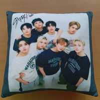 Подушка "stray kids" 25*27