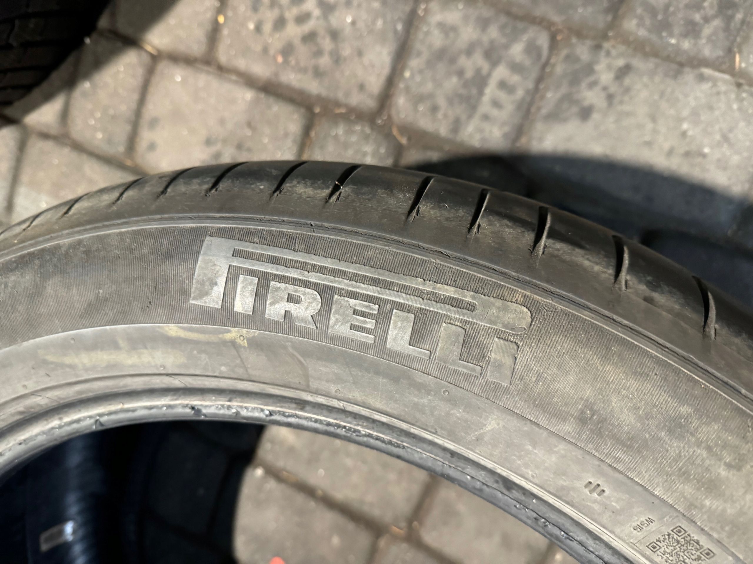 Opona Pirelli P Zero - 305/40/20