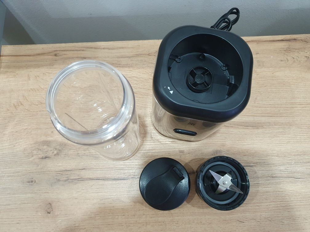 Blender kielichowy WMF Kult X Mix&Go 300W
