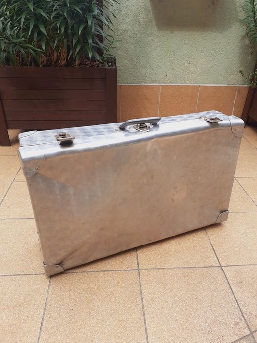 Duża walizka aluminiowa 76x47x19