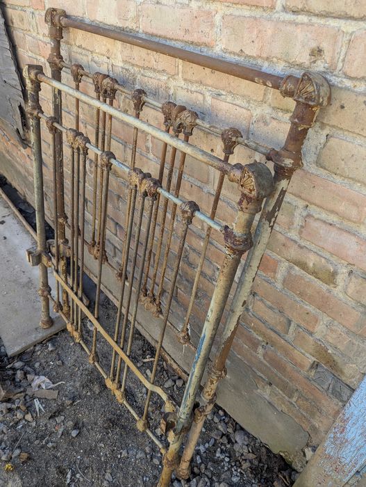 Кровать старинная ретро