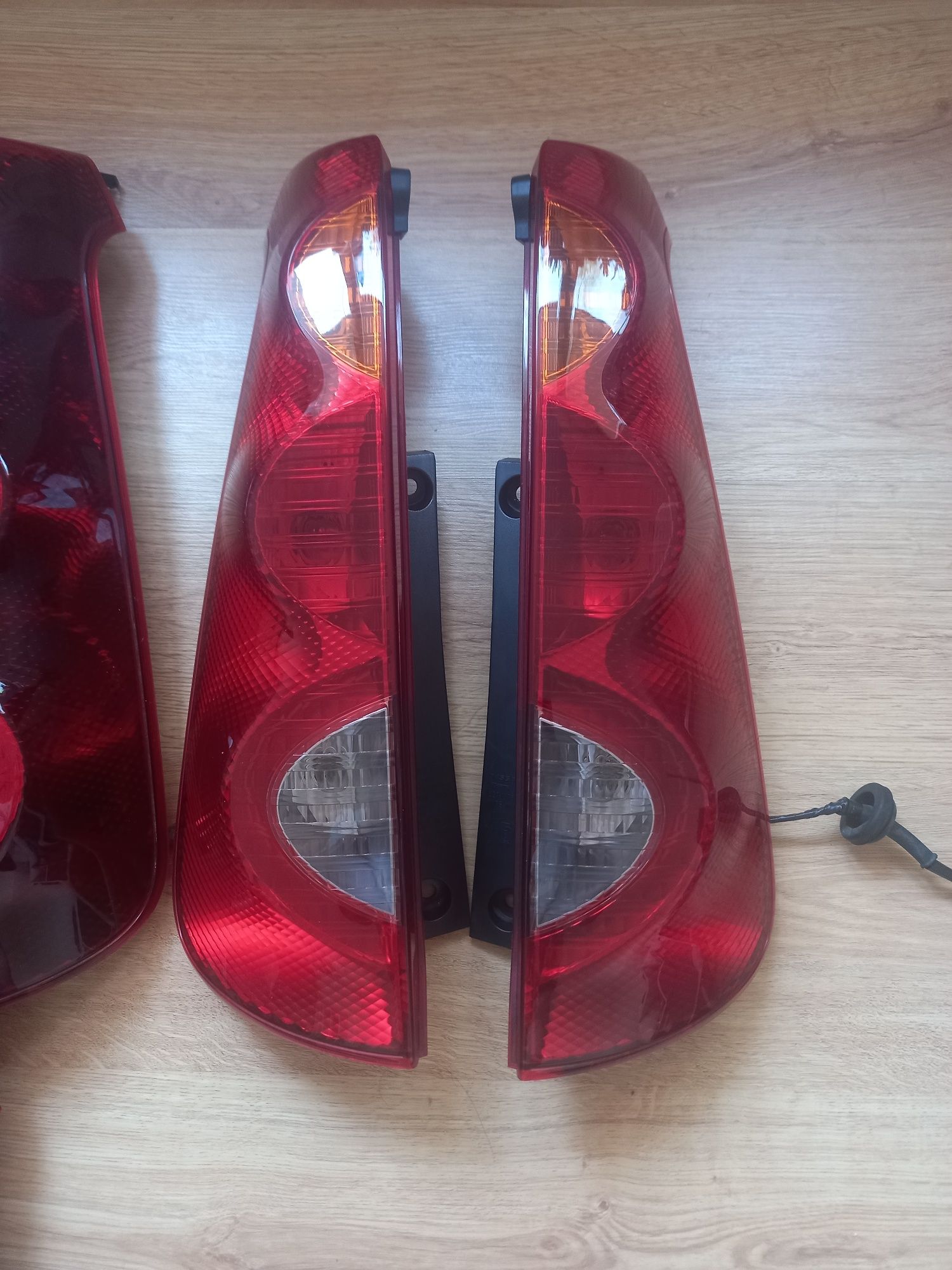 Задній фонарь стоп Nissan Note Е11