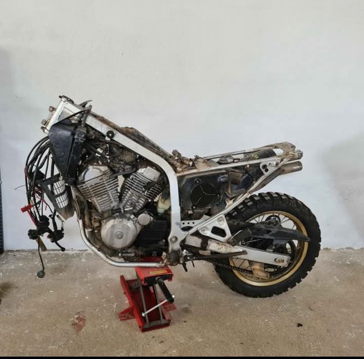 Quadro com documentos Xl600v transalp 94'
