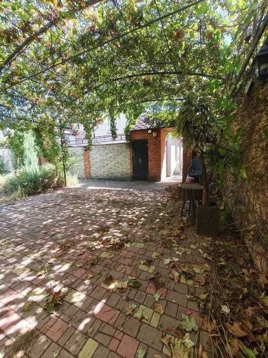 Продам  дом и полдома на одном участке Дальницкое шоссе район ВАЗа