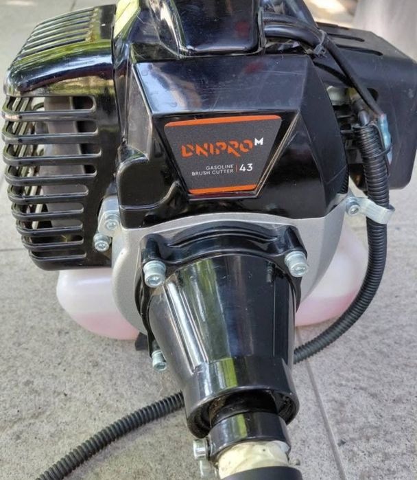 Бензокоса Dnipro m gasoline brush cutter 43