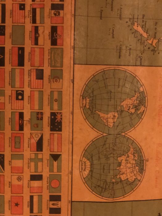 Mapa mundo escolar antigo