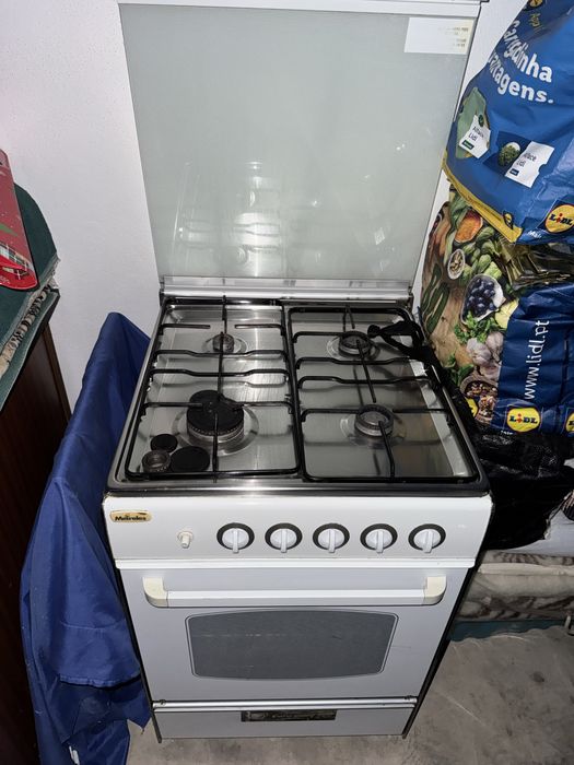 Fogao em bom estado