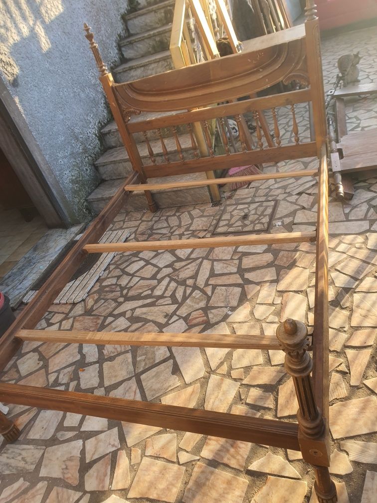 Camas casal vendo com.oferta de colchão