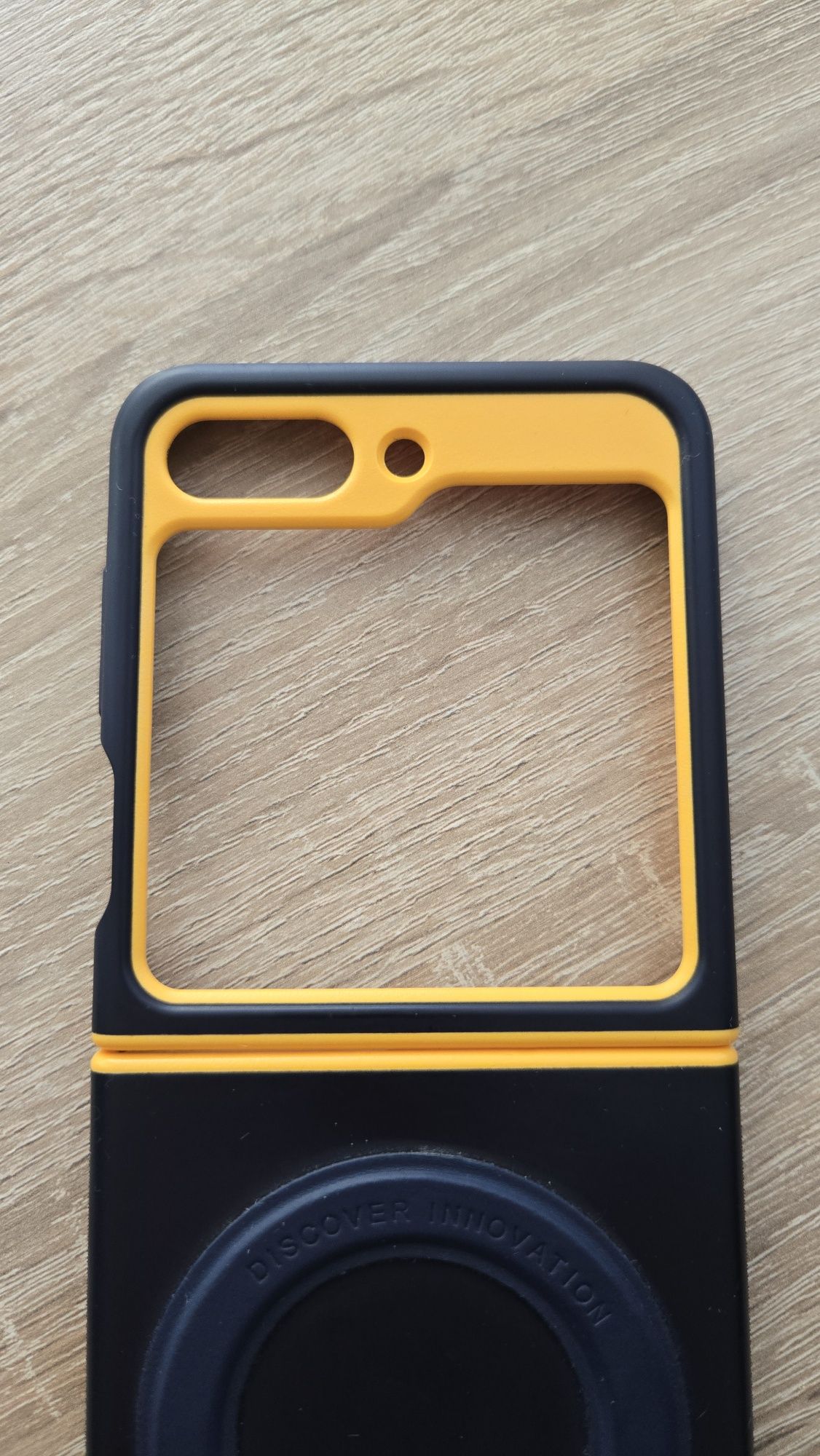 Caseology Nano Pop etui do Samsung Z Flip 5 MAGSAFE