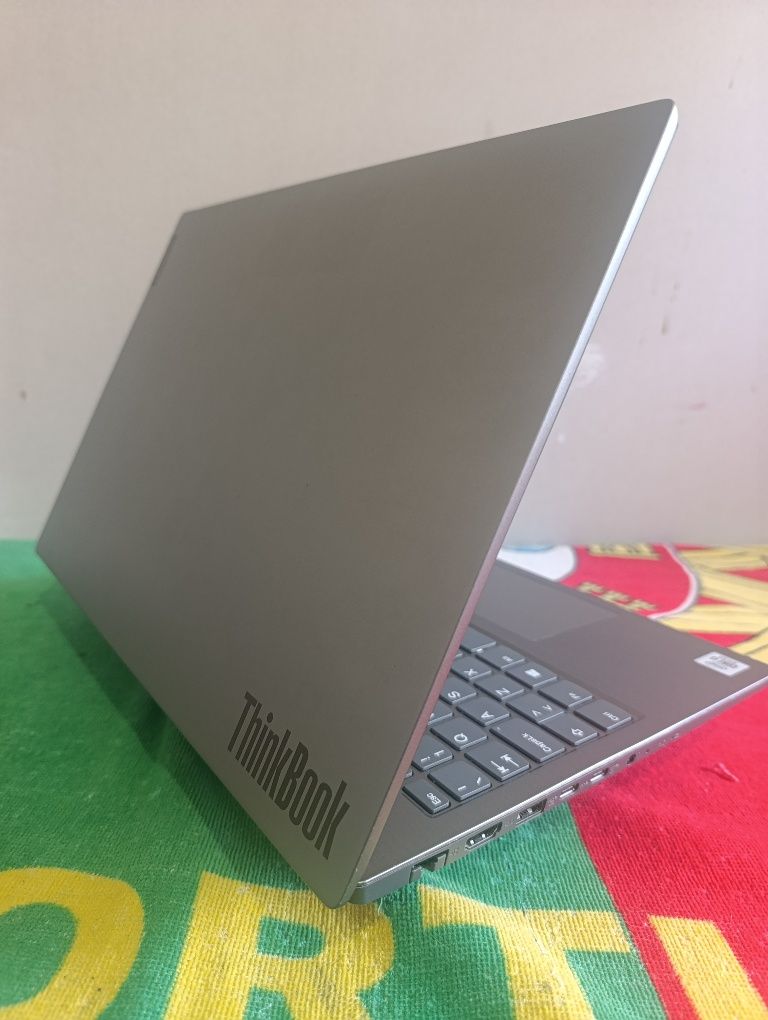 Lenovo ThinkBook 15-ILL (i3 10th - 8GB DDR4 - 750GB SSD)