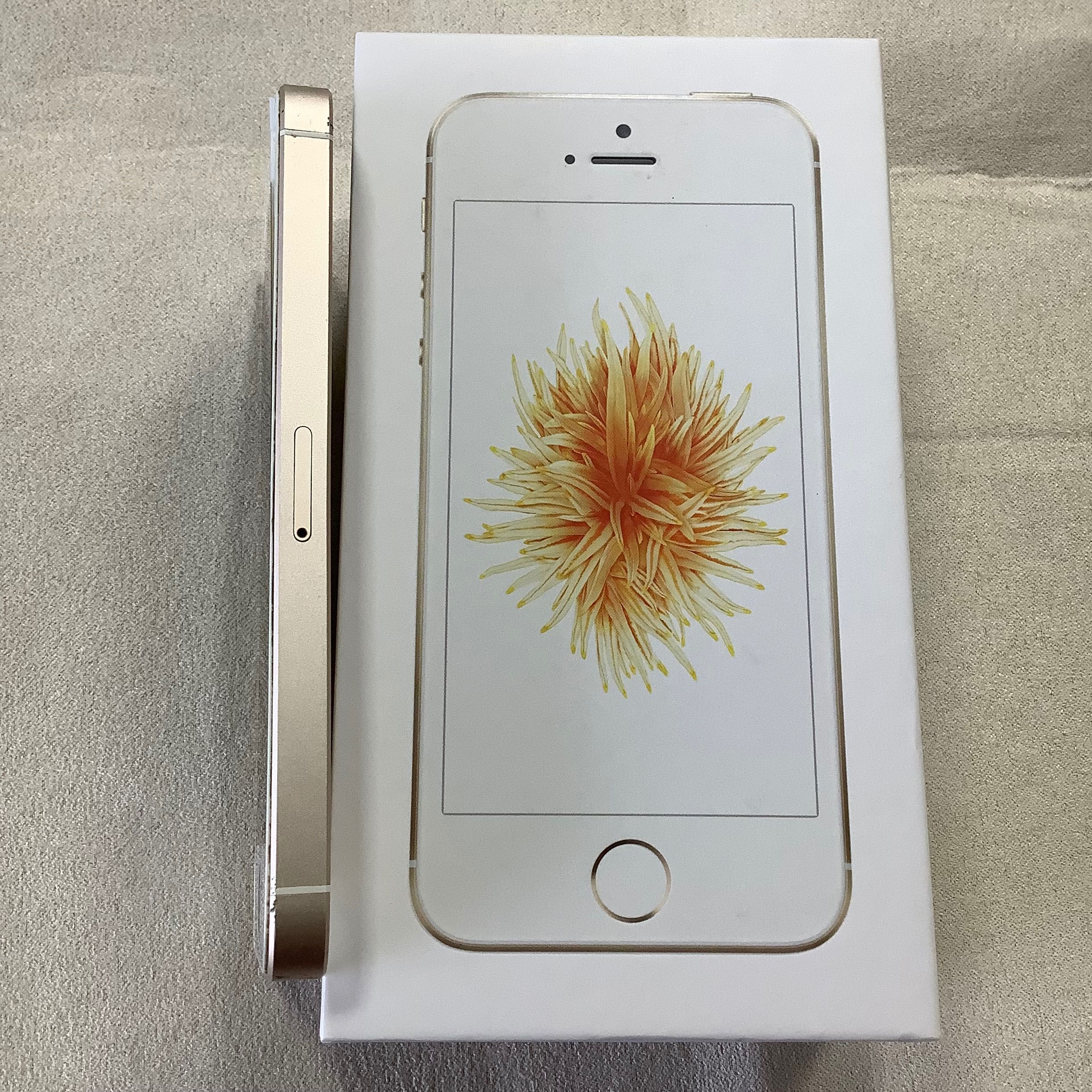 iPhone SE dourado 16 GB