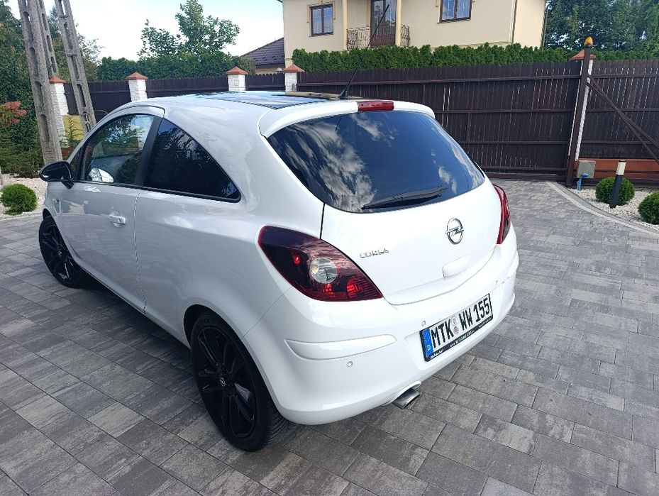Opel Corsa D lift Edition 1.4 b 101KM org lak i prze.Aso Niemcy