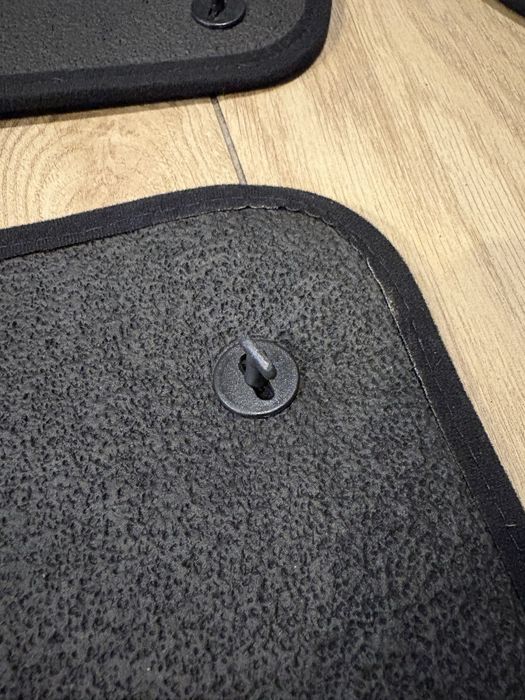 Dywaniki welurowe wycieraczki BMW e46 czarne oryginalne komplet