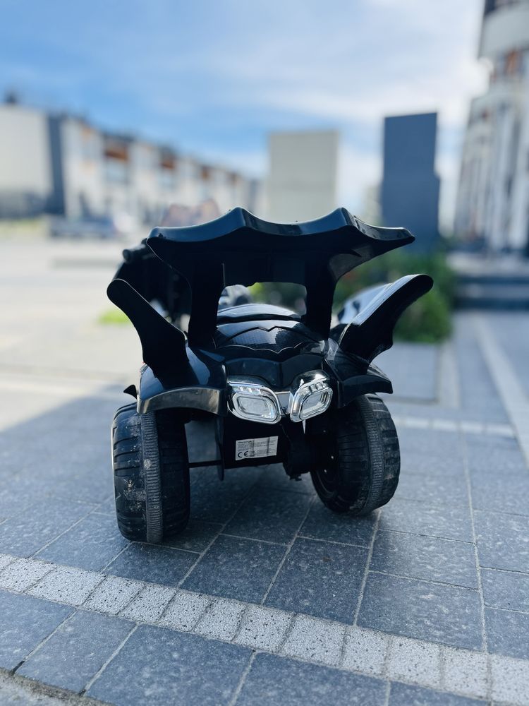 Motorek na akumulator Batmobil