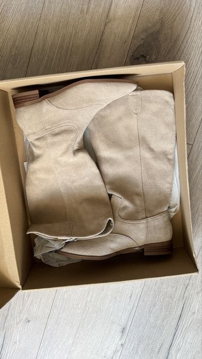 Beżowe kowbojki botki zamszowe – 100% skóra naturalna (rozm. 37)