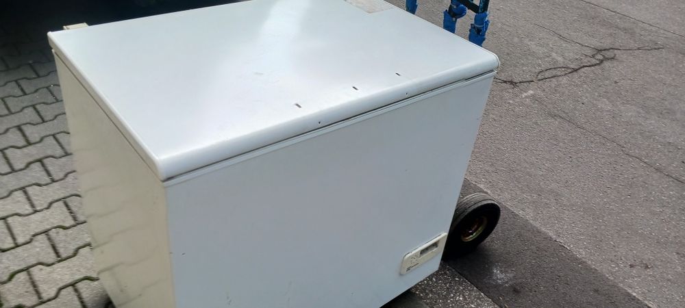 Zamrazarka Electrolux 263 litry