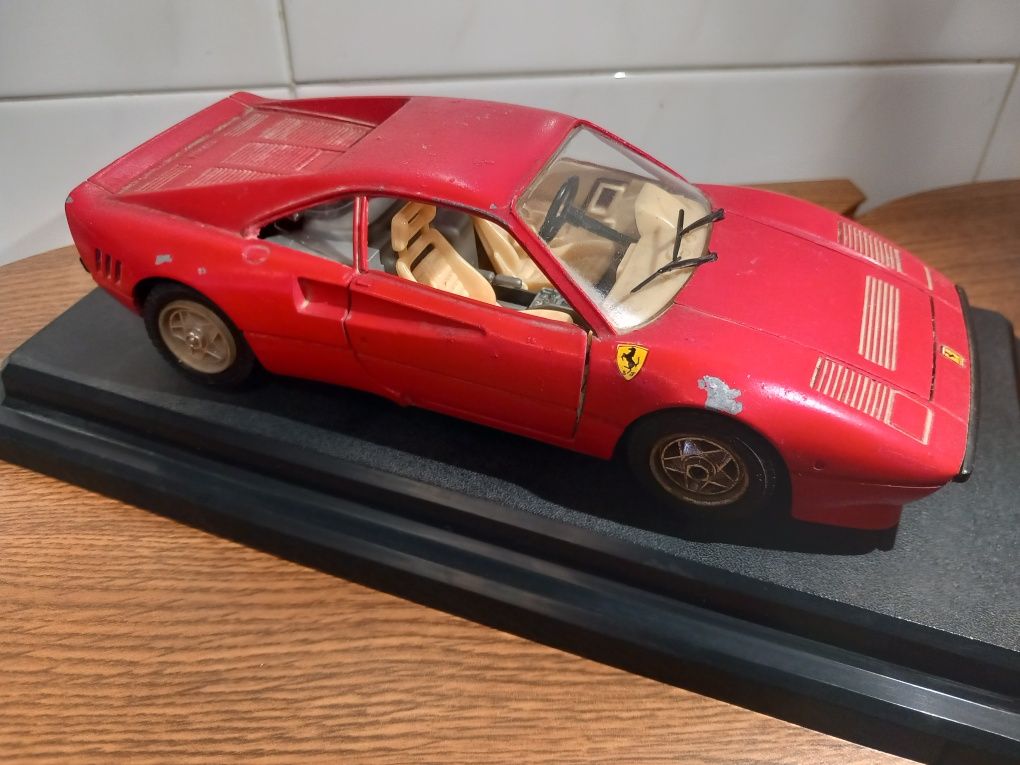 Ferrari GTO 1984 - miniatura 1/24