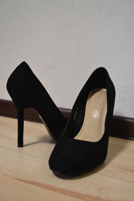 Туфли на шпильке замш 38 размер