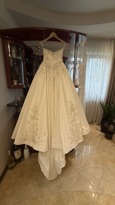 Весільна сукня в ідеальному стані, ручна робота.