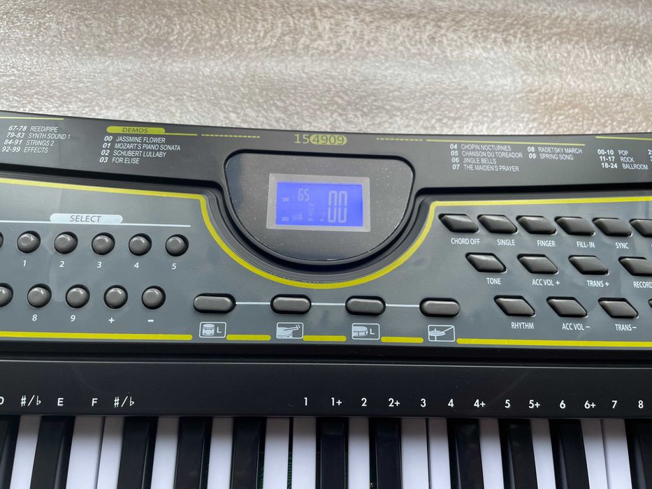 Keyboard elektroniczny Bontempi, z futerałem 49 klawiszy LCD WADA