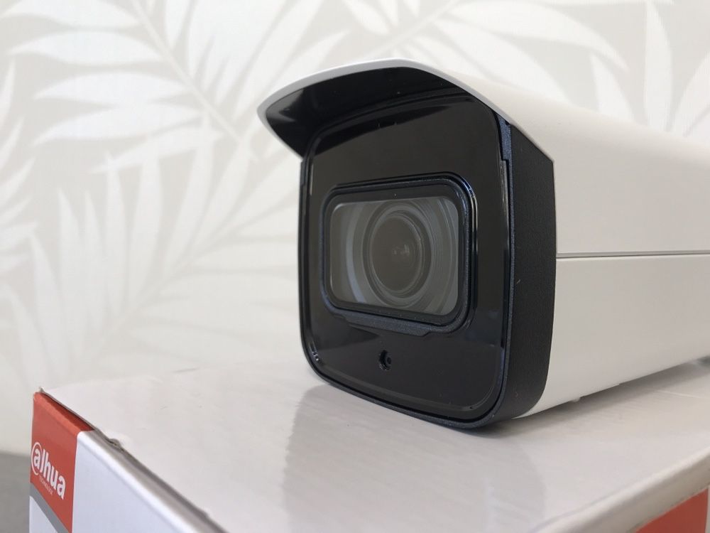 ХИТ ЗУМ ПРОФ ip камера Dahua 4 Mp для видеонаблюдения с микрофоном