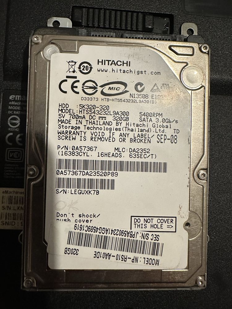 dysk twardy sata 3 z laptopa o pojemności 320 Gb. Dysk sprawny.