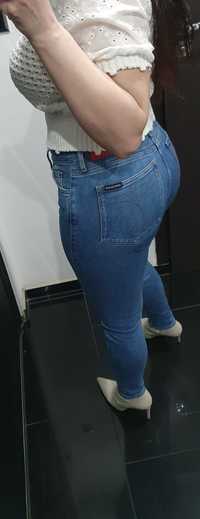 Calvin klein jeans jeansy spodnie rurki 28 M