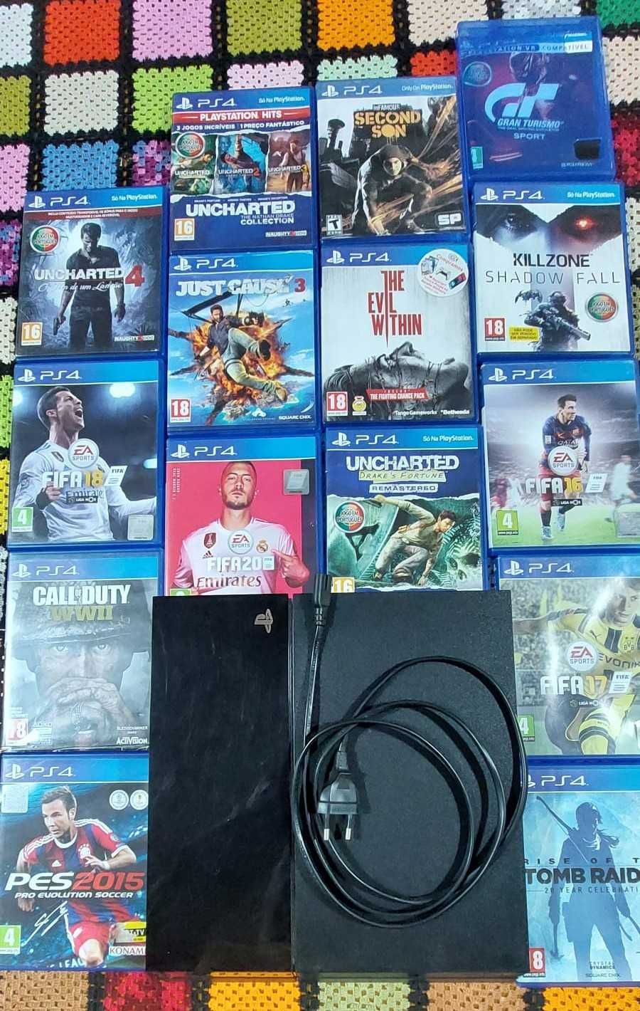 PS4 + comando, com vários jogos