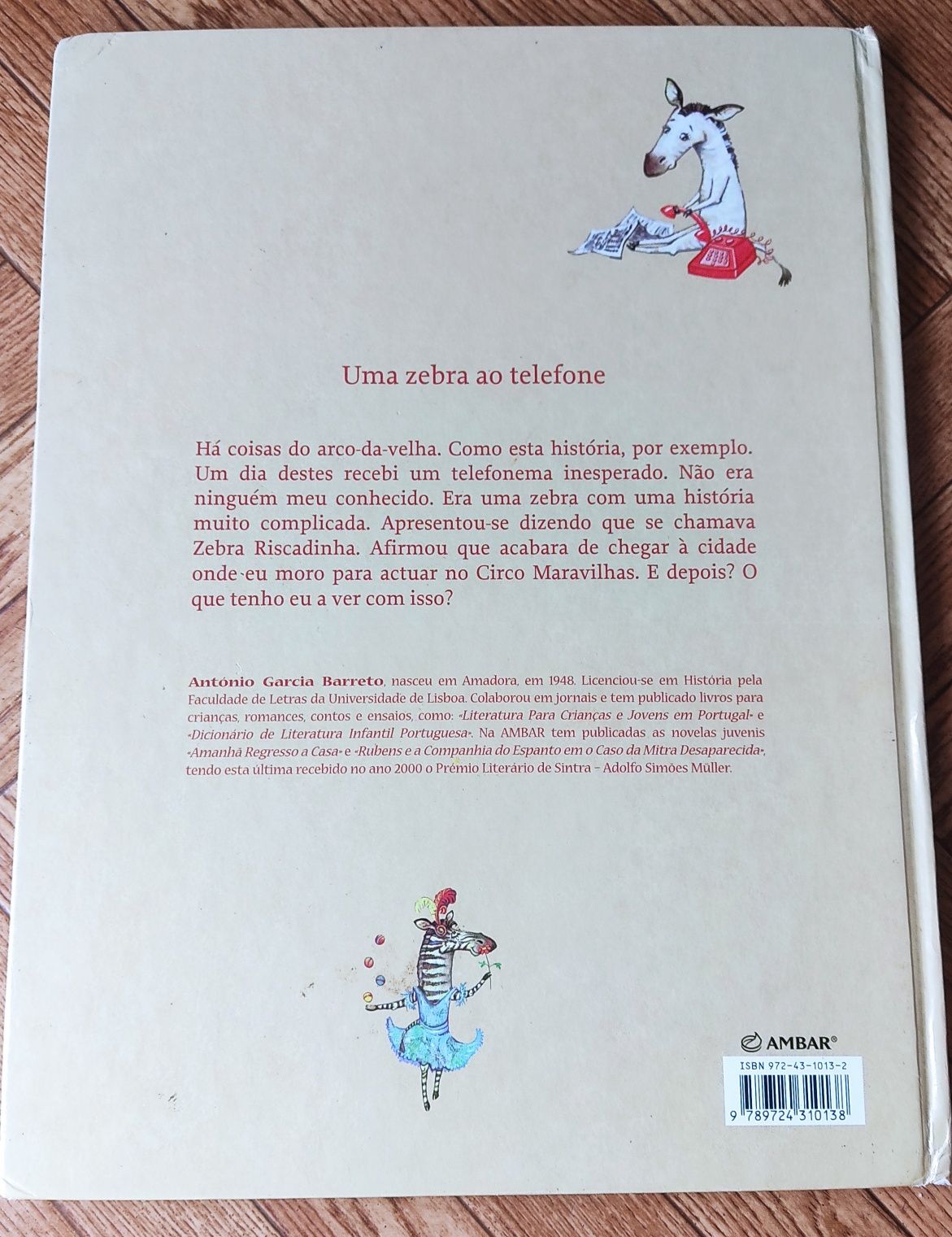 Livro " Uma zebra ao telefone" de António Garcia Barreto