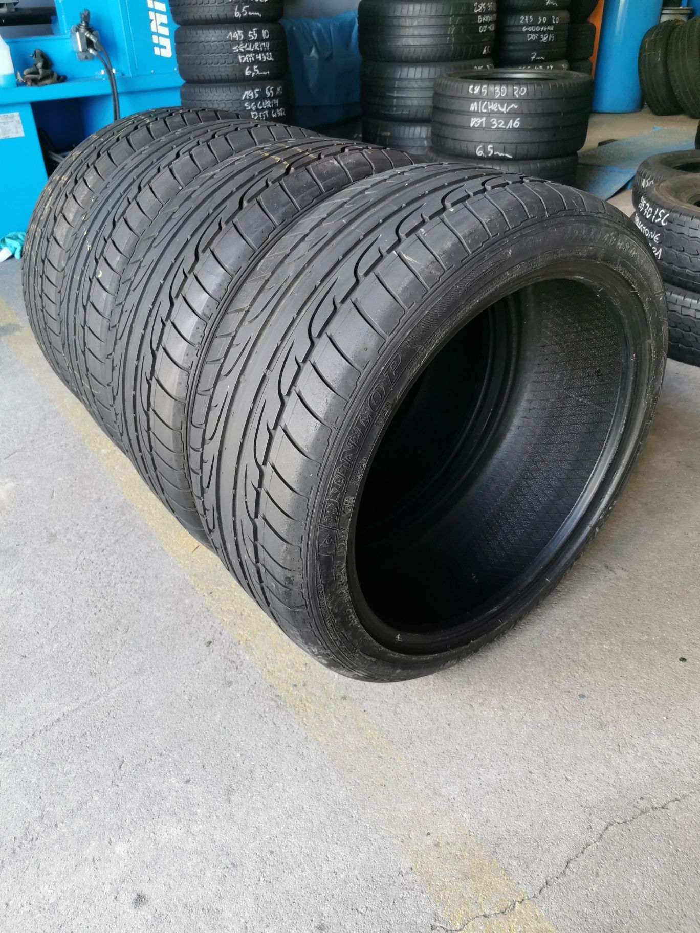 Komplet opon 235/45R20 100W 255/40R20 101W  DUNLOP SP Sport MAXX #