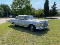 Mercedes-Benz 220 SE