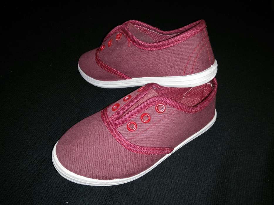 Sapatilhas criança (novas)