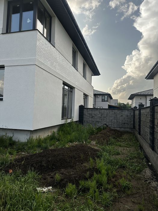 Продам котедж двоян за 3ю поліклінікою на Макарова