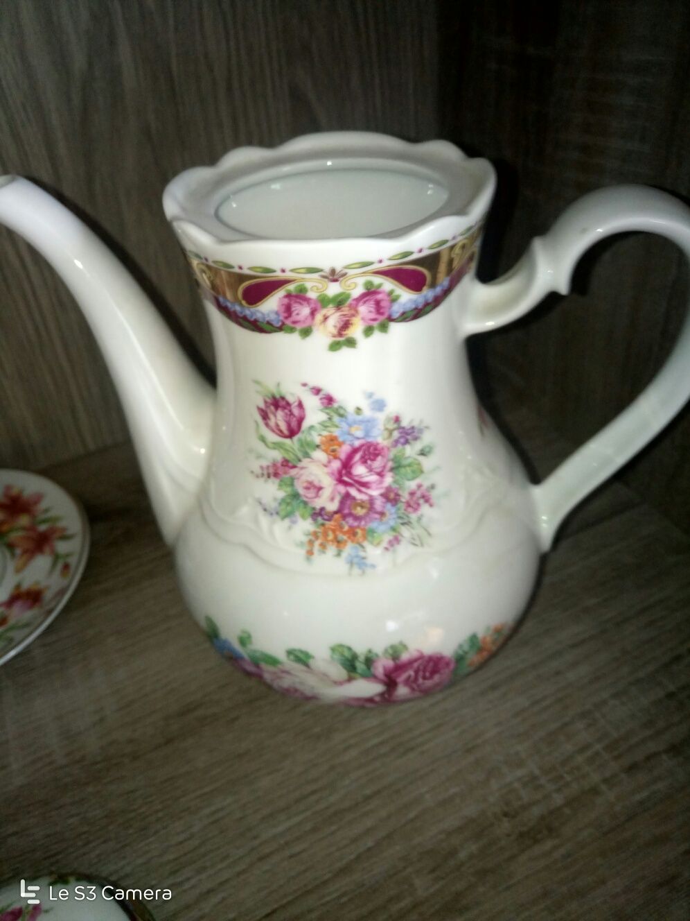 Conjunto de Bule e prato em porcelana T Limoges,como novo!