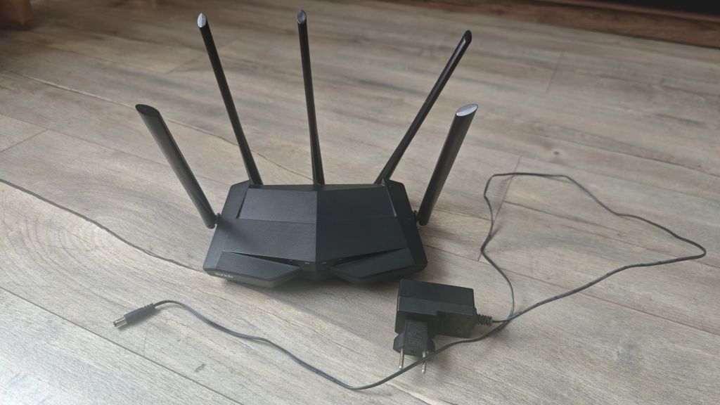 Router WiFi internet Tenda AC1200