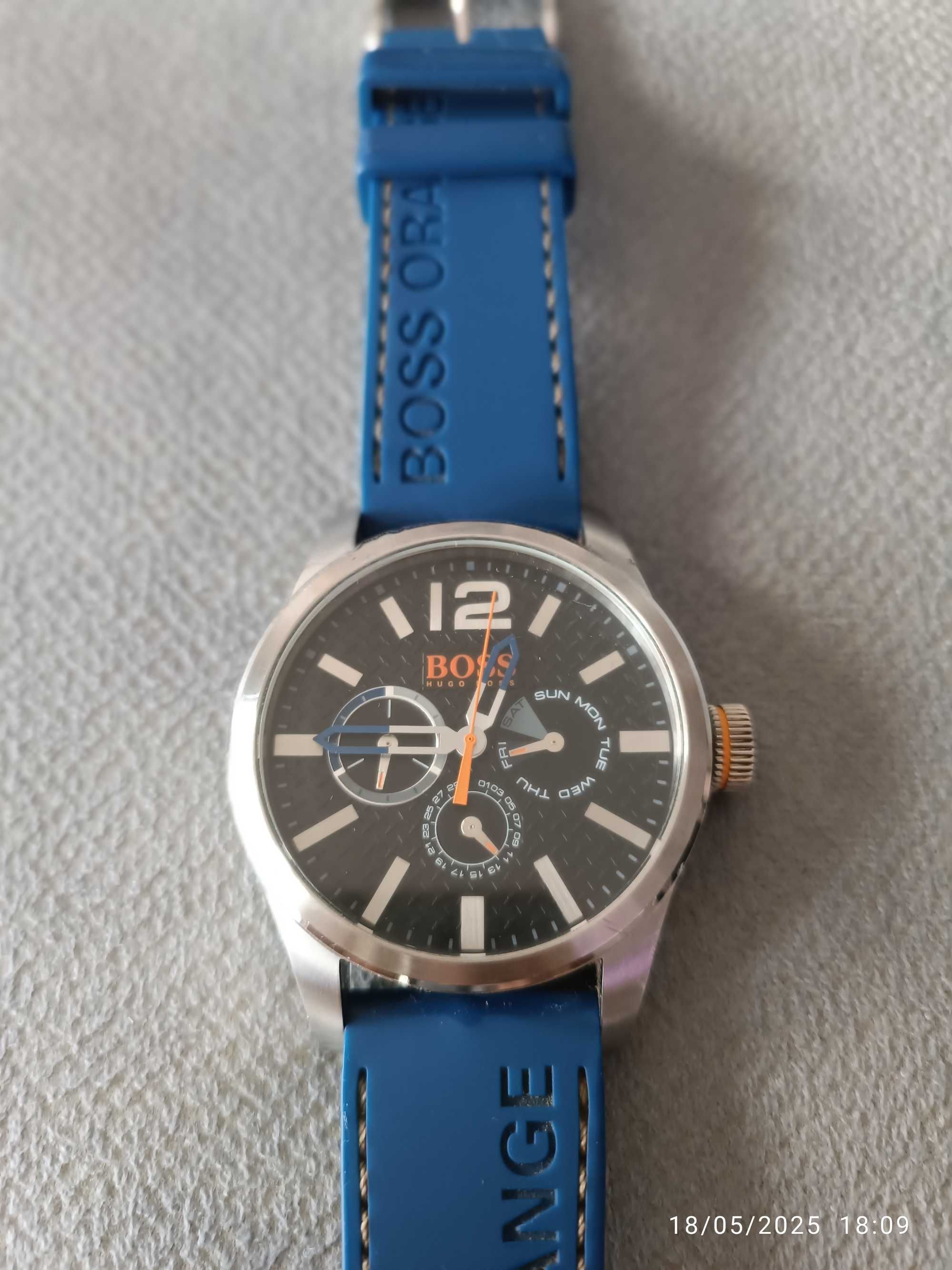 Relógio Hugo Boss c/ bracelete de silicone azul