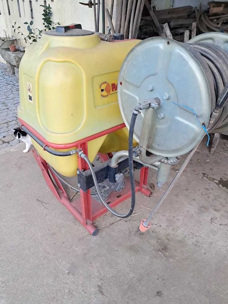 Pulverizador Tomix 200 lt.