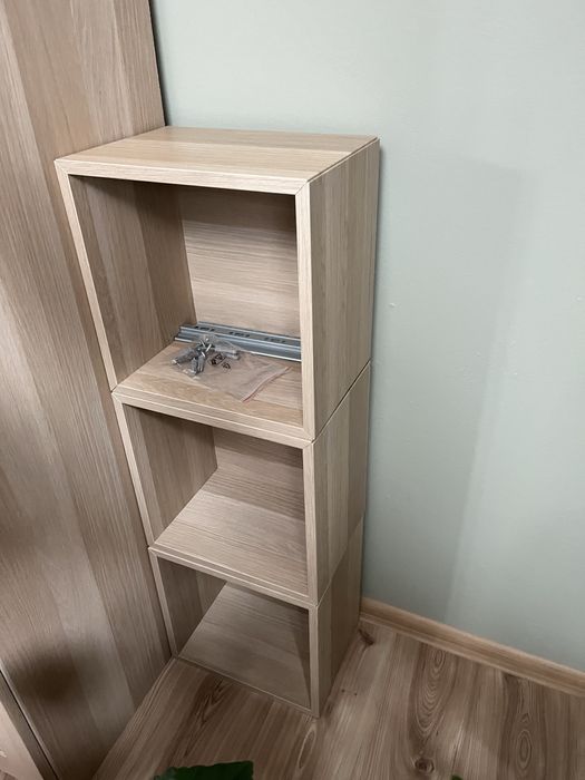 Trzy szafki EKET IKEA